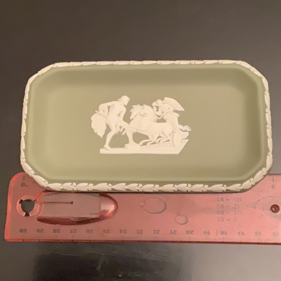 Wedgewood Jasperware Trinket Tray - Picture 2 of 5